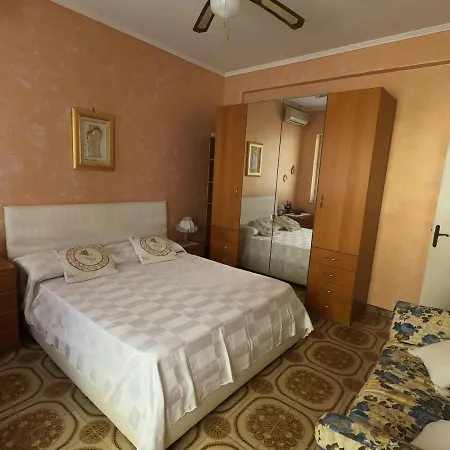 Holiday home Casetta Di Carmela E Carlo *