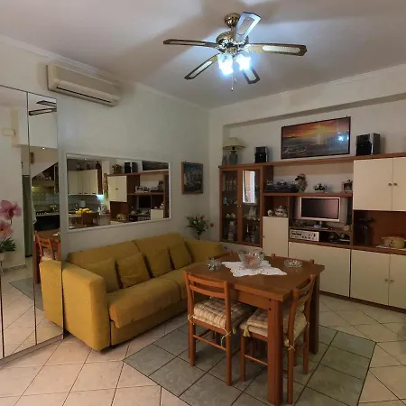 Holiday home Casetta Di Carmela E Carlo *